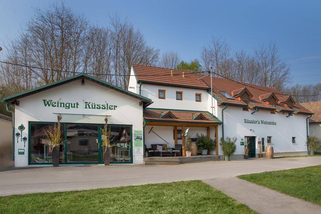 מלון Stillfried Winzerhof Kuessler - Weinviertel מראה חיצוני תמונה